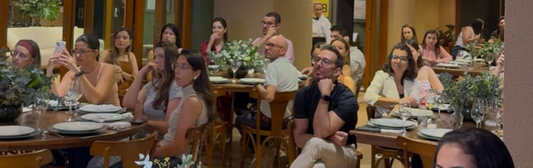 Andrea Bisker encanta arquitetos e designers de interiores em evento promovido pela Greenplac